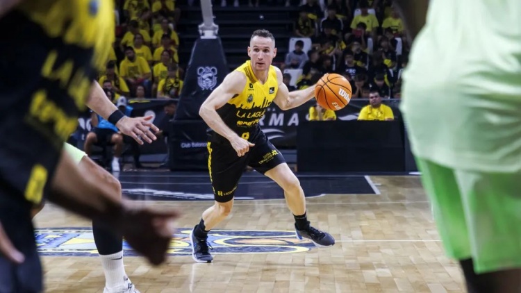 NBA初代老六，42歲進(jìn)入生涯巔峰？！